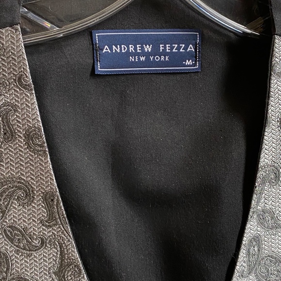 Men's Medium Andrew Fezza Polyester Vest. Silver grey color. - Picture 2 of 3